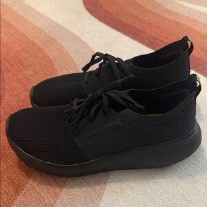 OOFOS Women's Sneakers size 8.5 lightweight black walking shoes